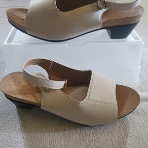Elegant Cream Women's Sandals